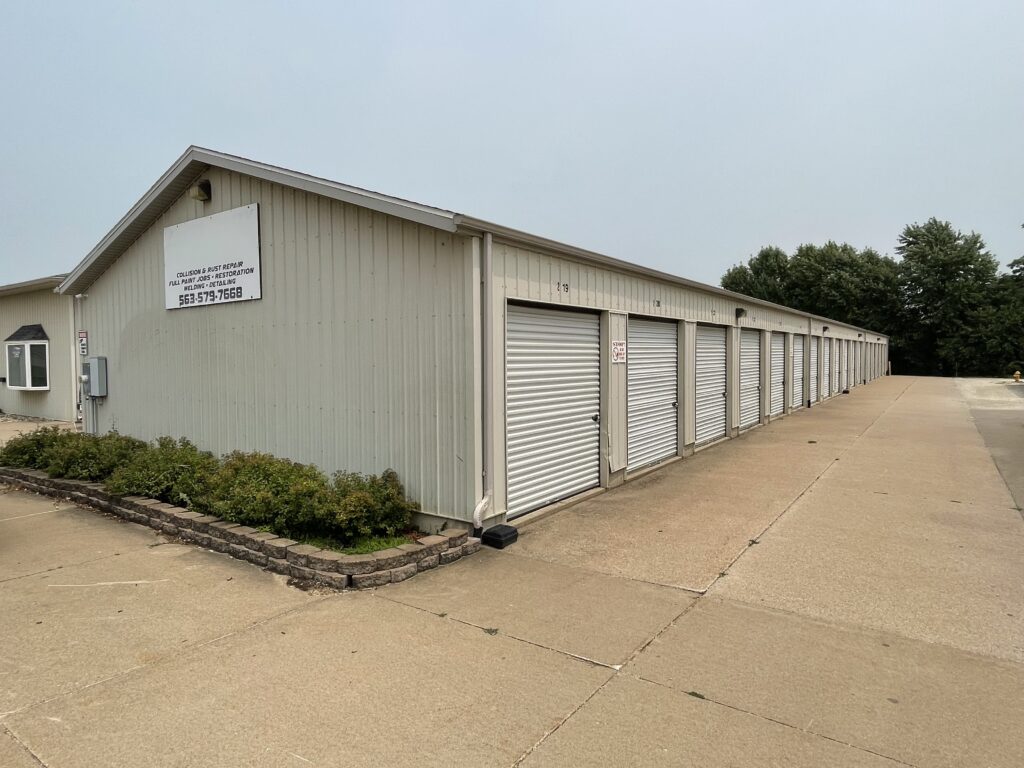 Row of 10′ x 20′ x 9′ drive-up storage units with 8′ x 8′ roll-up door